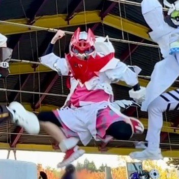 聖蘭りさ?????☞10月11日ヒーローショー??